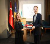 Doç. Mesude Hülya Doğru’nun kişisel eserlerinden oluşan “MÜSTESNA” isimli Tezhip Sergisi açıldı.